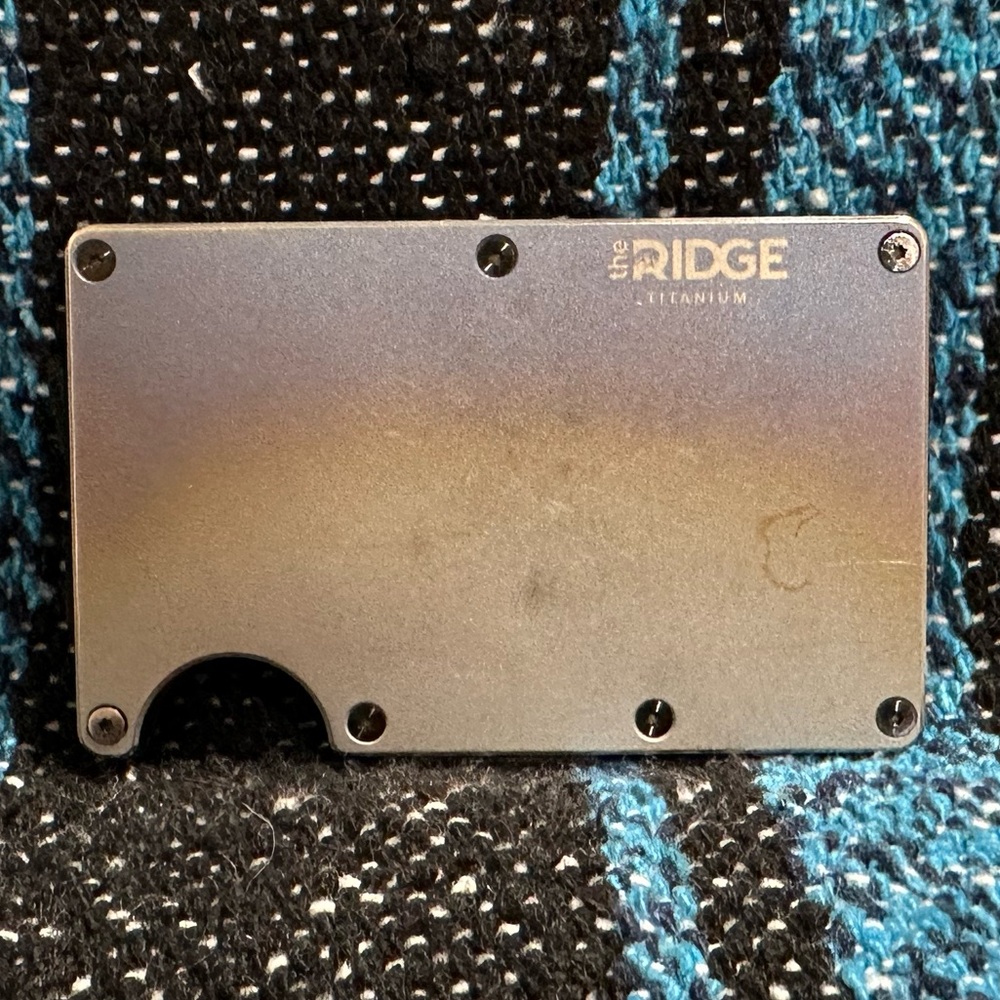 ❌SOLD❌The Ridge Titanium RFID Blocking Wallet Silver Sunrise